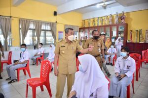 Stok Vaksin Terbatas di Riau, Padahal Banyak Warga yang mau di Vaksin